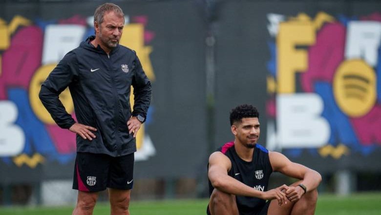 Hansi Flick appears to be running out of patience with Araujo