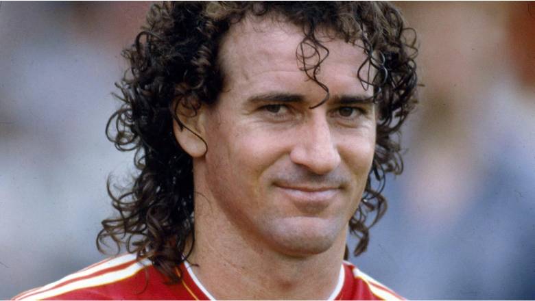 Comparing legends: Who is the best Australian soccer player ever? - Ảnh 2