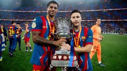 Man United in crisis as Marcus Rashford finds joy with first trophy at Barcelona